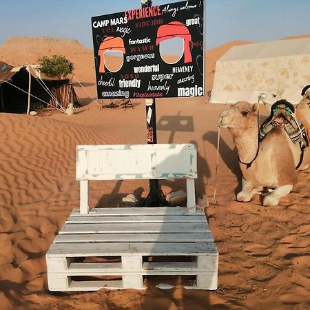 Camp Mars Hotel Дуз Екстериор снимка