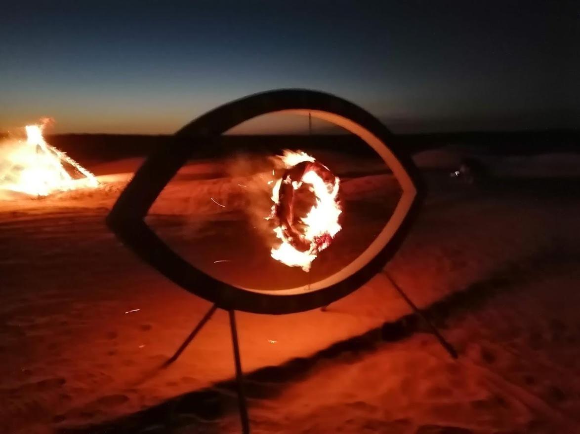 Camp Mars Hotel Дуз Екстериор снимка