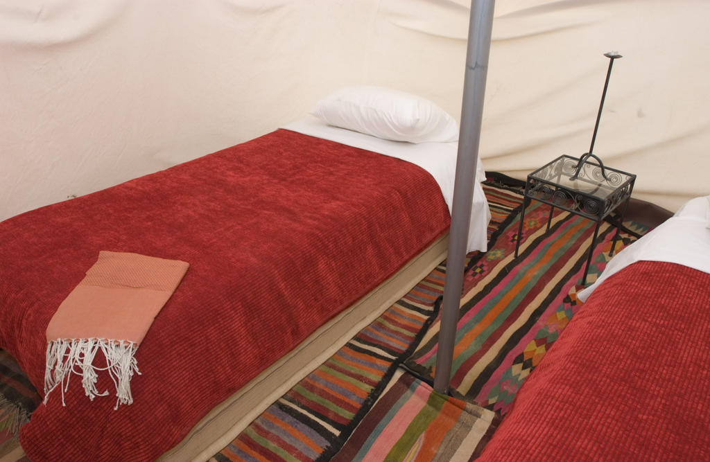 Camp Mars Hotel Дуз Стая снимка