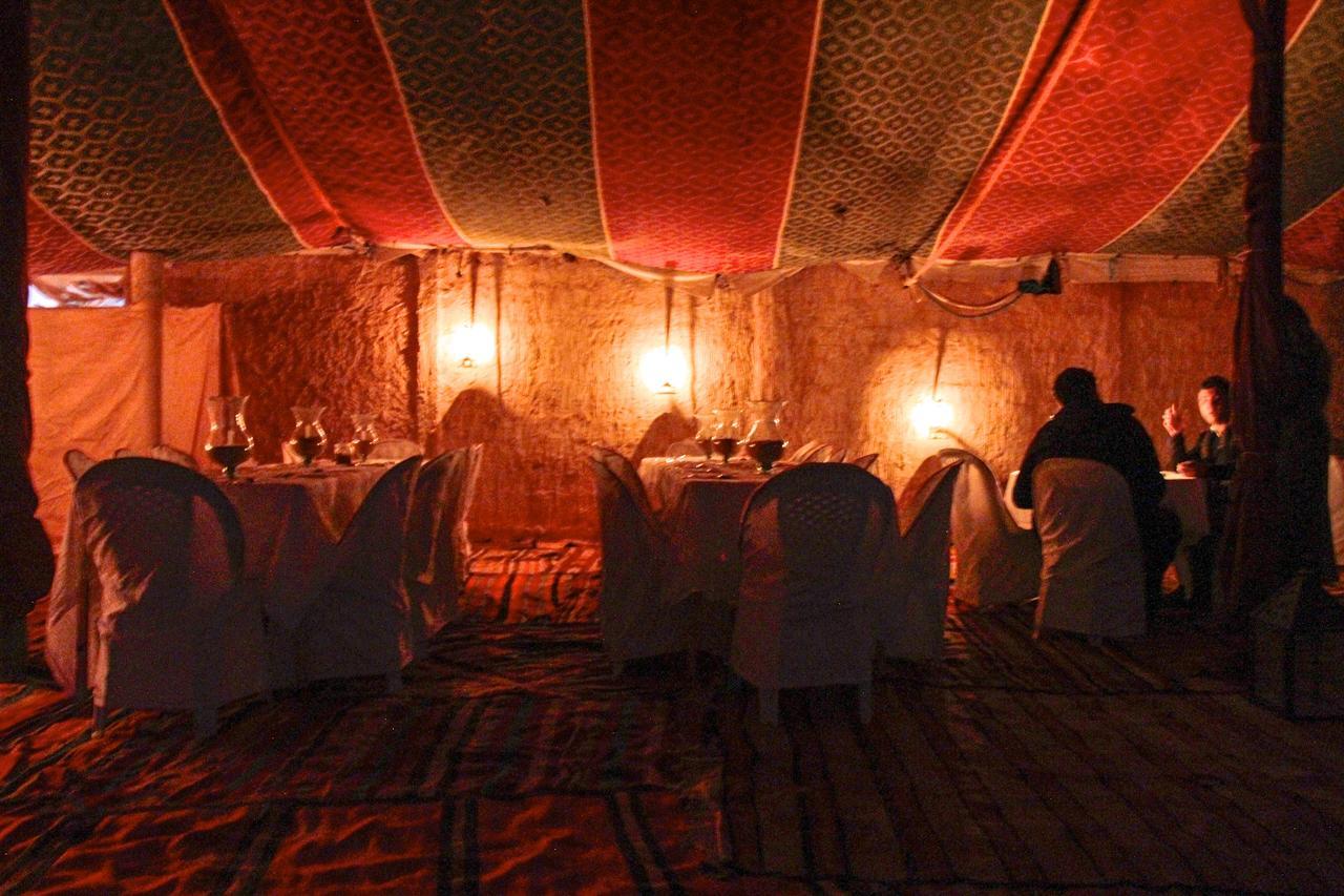 Camp Mars Hotel Дуз Екстериор снимка