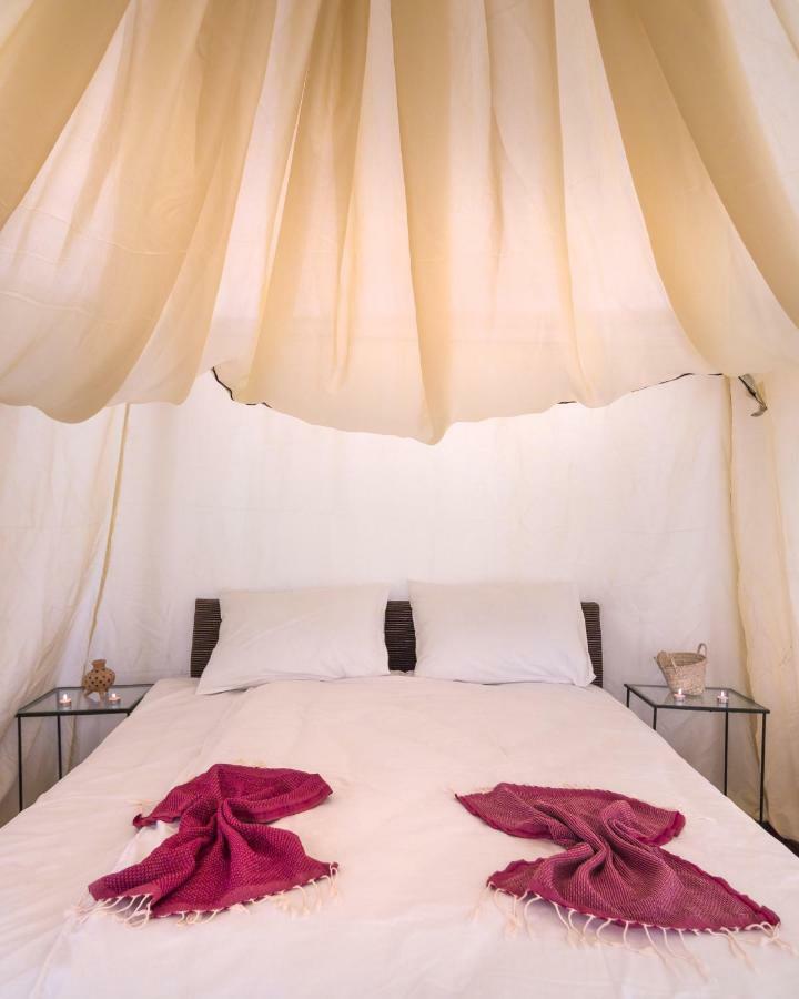 Camp Mars Hotel Дуз Екстериор снимка