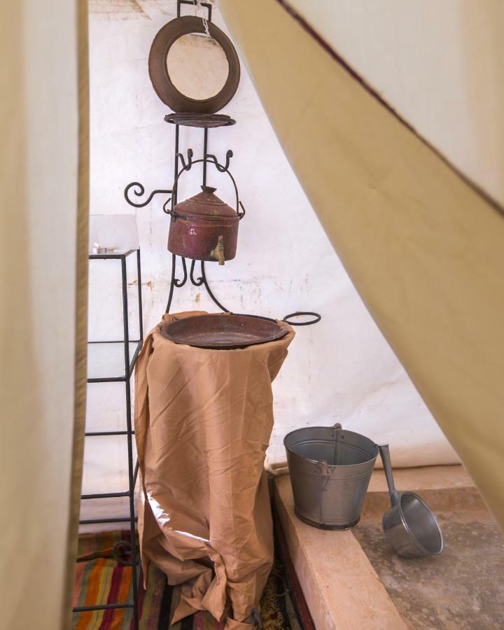 Camp Mars Hotel Дуз Екстериор снимка