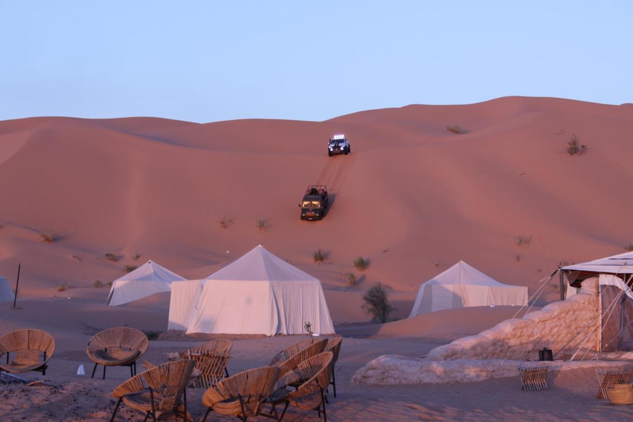 Camp Mars Hotel Дуз Екстериор снимка